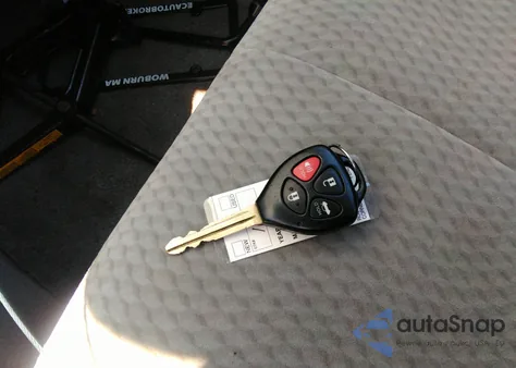 2010 Toyota Camry Le z USA, uszkodzony, nr VIN 4T4BF3EK8AR065466